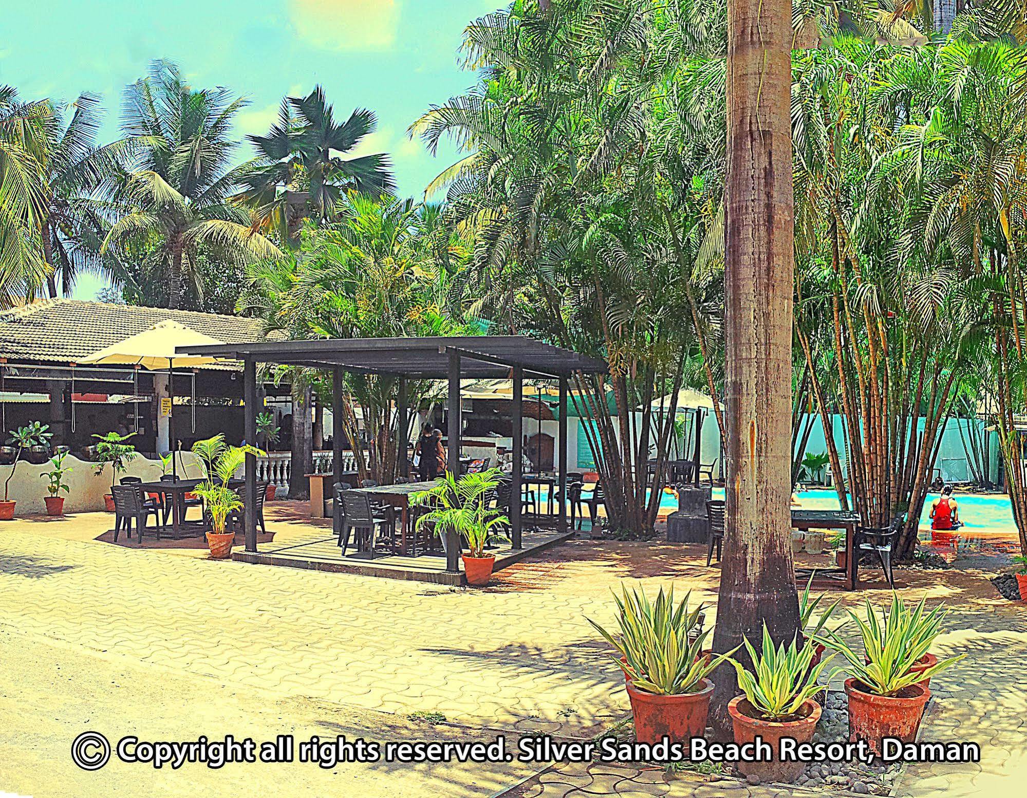 Silver Sands Beach Resort Даман Экстерьер фото